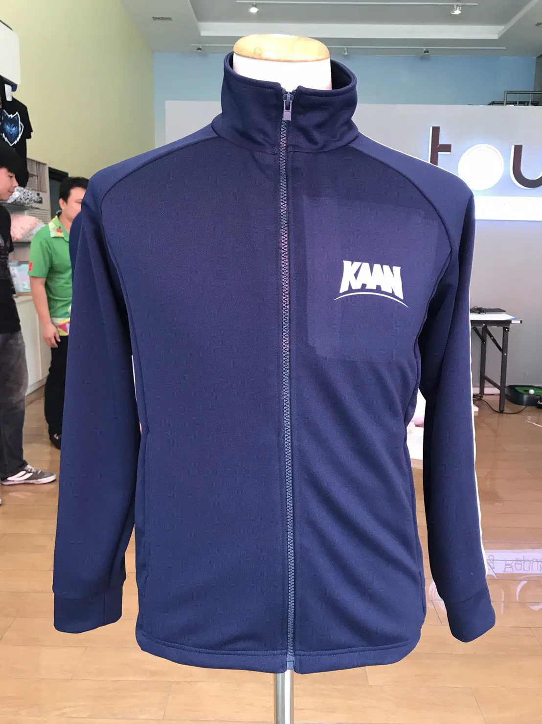 ตัวอักษรรีดติดเสื้อ พิมพ์โลโก้, พิมพ์เฟล็กDFT, รับพิมพ์ฟิล์ม, รับพิมพ์โลโก้, พิมพ์เบอร์เสื้อ, พิมพ์เสื้อกีฬา, โลโก้ฟุตบอล, เสื้อแฟชั่น, โลโก้ติดเสื้อ, ป้ายคอ, ป้ายเสื้อ, พิมพ์โลโก้ติดเสื้อflex-print